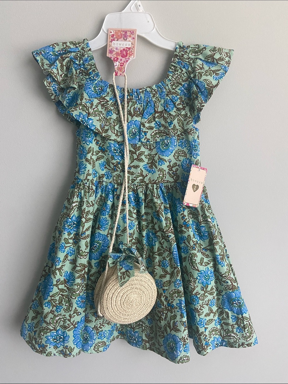 btween Green Floral Dress with Blue Flowers and Ruffle Sleeves  girls size 5